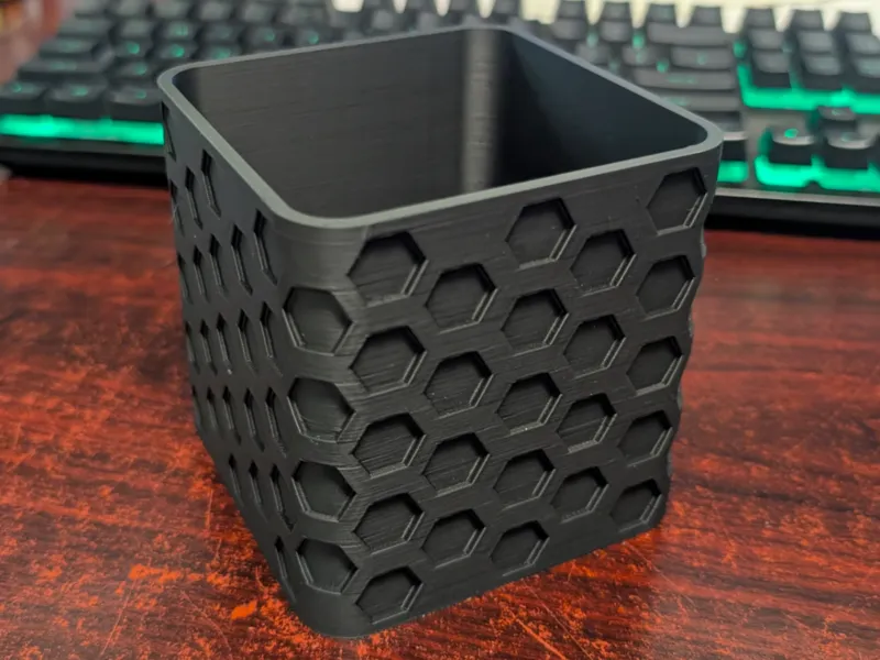 Hexagon Relief Desk Cup