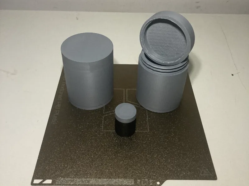 Minimalistic Screw-on Container (60mm + 30mm)