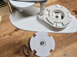 we R Memory Button press base cutting insert top