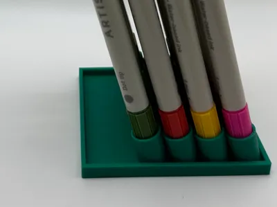 Acrylic pen organiser