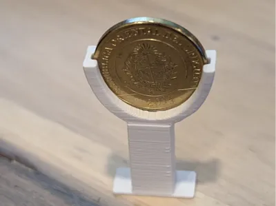 20mm Coin Stand – Uruguayan One-Peso Coin Display
