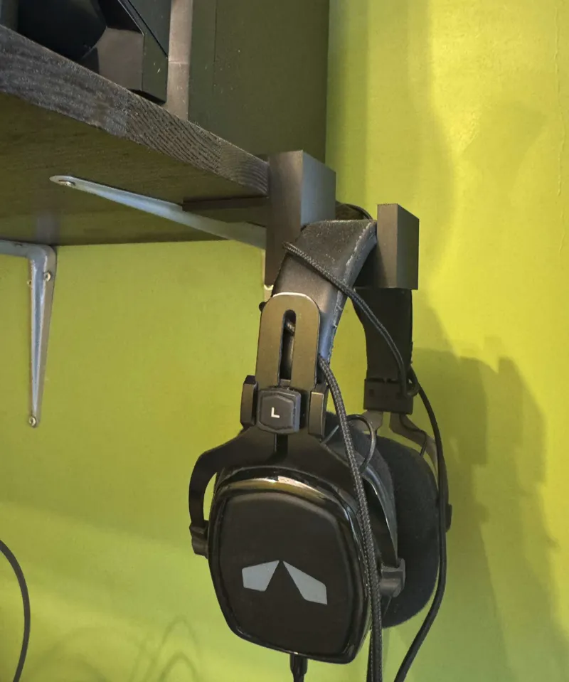 Headphone shelf