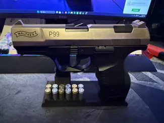 Walther P99 Schreckschuss 9mm P.A.K. Gun Stand