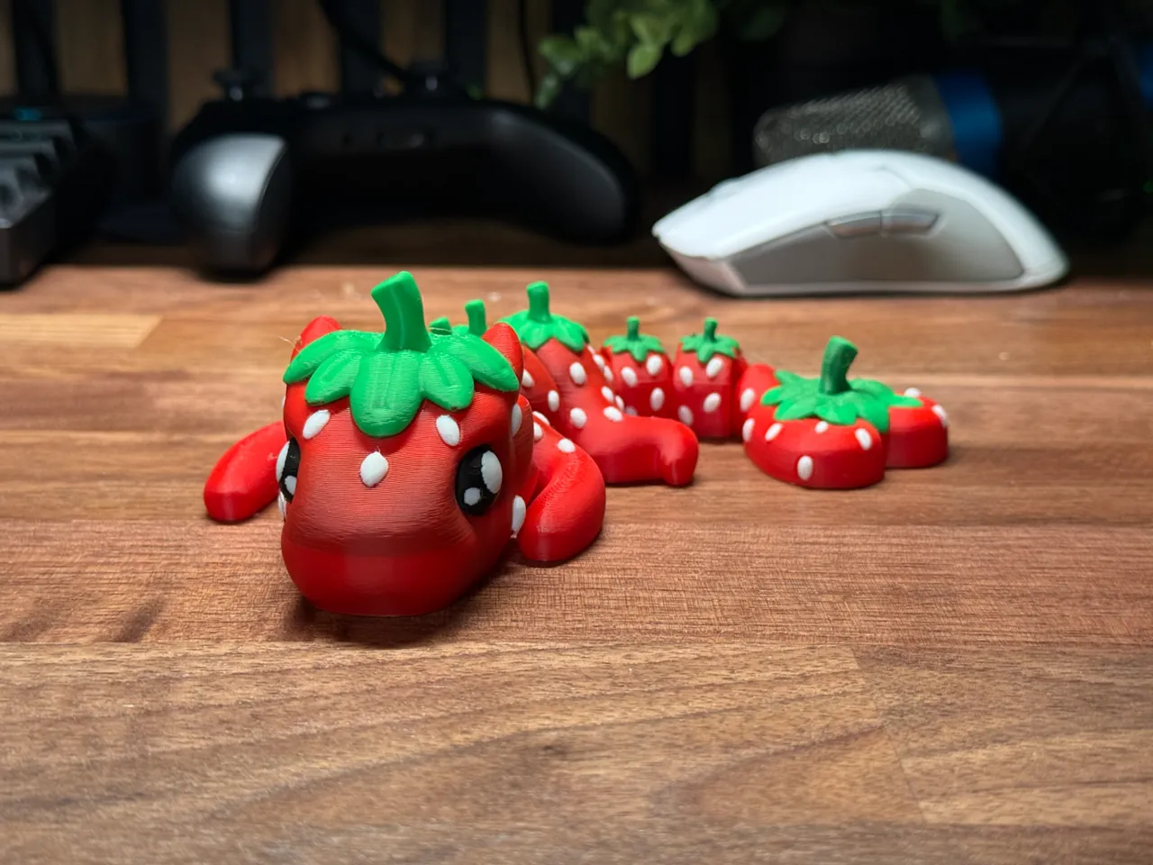 Baby Strawberry Valentine Articulated Dragon view 2