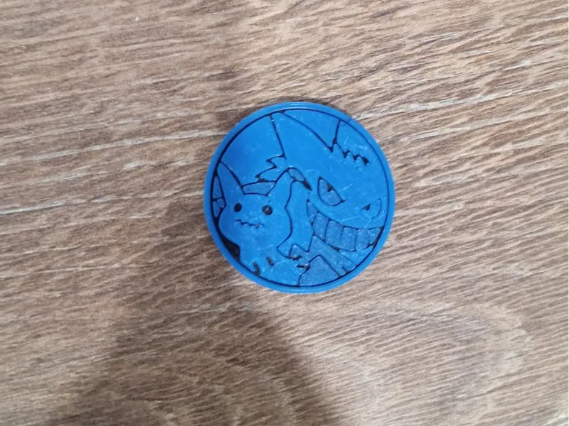 Moneda de TCG gengar y mimikyu 5cm