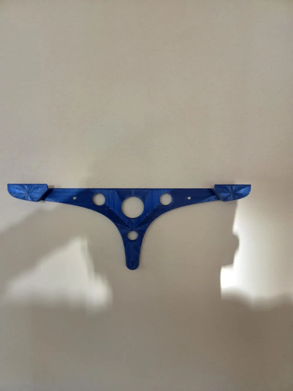 Vinyl record and cover hanger by Gumarum MakerWorld