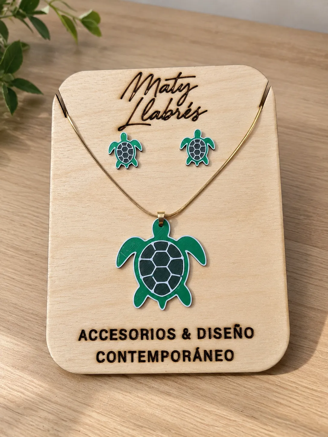 Conjunto pendientes de botón y colgante - Tortuga view 3