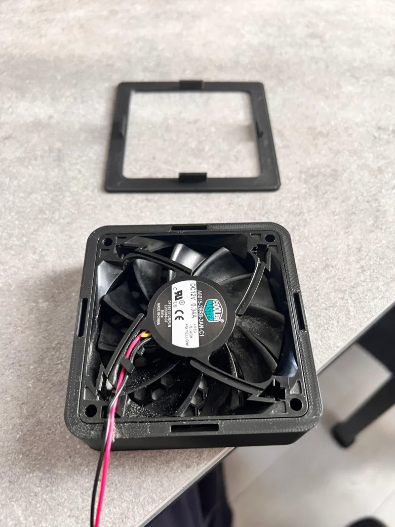 Box Fan 80mm carbon filter