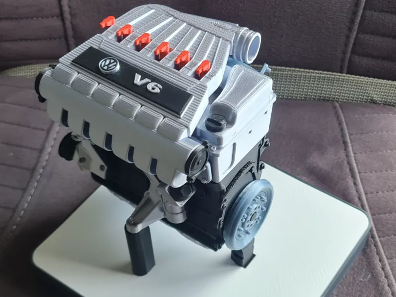 Golf R32 V6 3.2 engine, 1/5 scale
