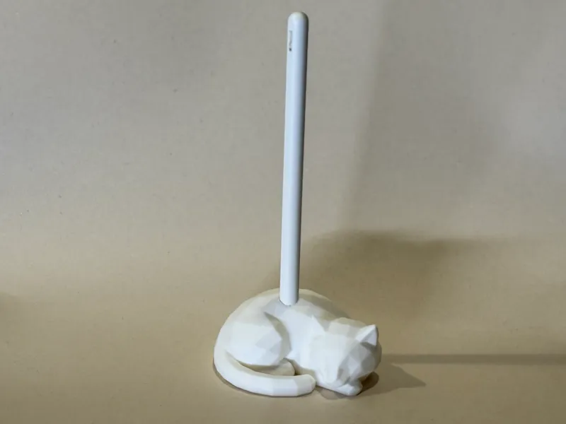 Low Poly Sleeping Cat – Apple Pencil Holder