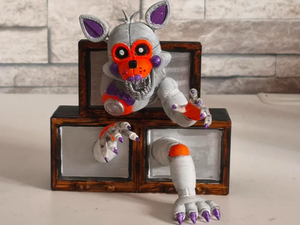 Figura decorativa: Figura de Lolbit de FNAF. Referencia del modelo original.