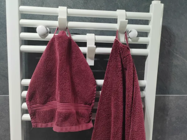 Crochet à serviettes pour radiateur