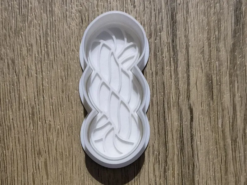 Cookie Cutter - Yarn Twisted Hank