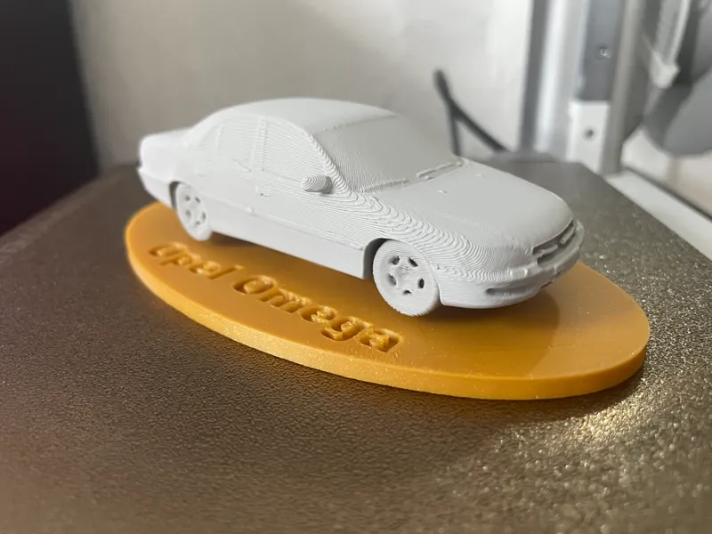 Opel Omega B VFL Limousine mit Sockel v2