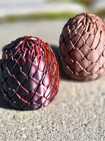 Objeto manipulable: Twisting Dragon Egg Fidget — vista de referencia 2