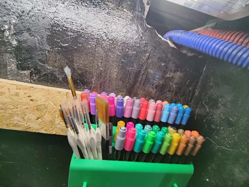 PEN MARKER WALL HOLDER
