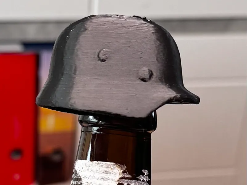 Stahlhelm Bierabdeckung
