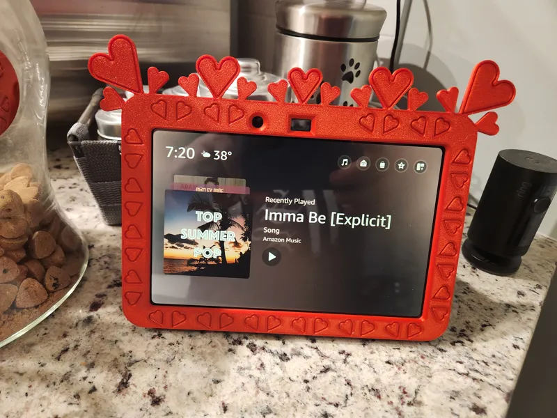 Valentine Day Heart Echo Show 8 G3 faceplate