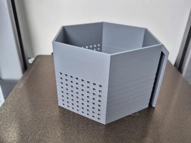 Aquarium Water Pouring Aid & Gentle Diffuser 