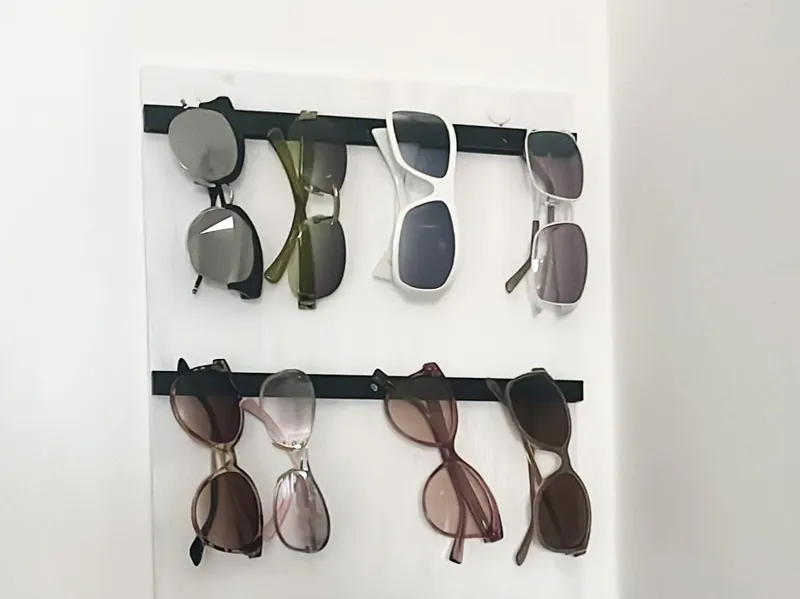 Sleek glasses holder