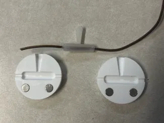 Trailer wire splice sealing mold for hotmelt gun