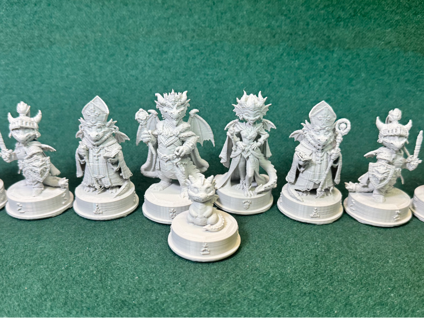 COMICAL Dragons Chess Set: Series 3