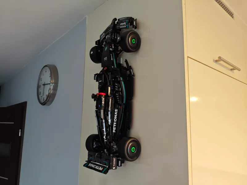 L-E-G-O TECHNIC F1 1:8 car wall hanger (no screws)