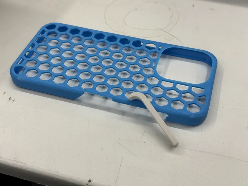 Phone case remove tool