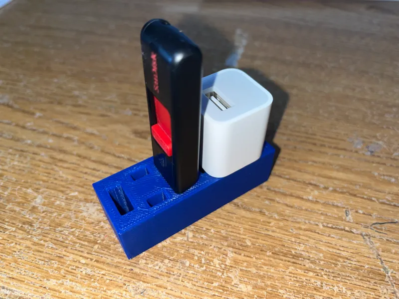 USB-A or Standard US 2 prong 110/120v Plug Stand
