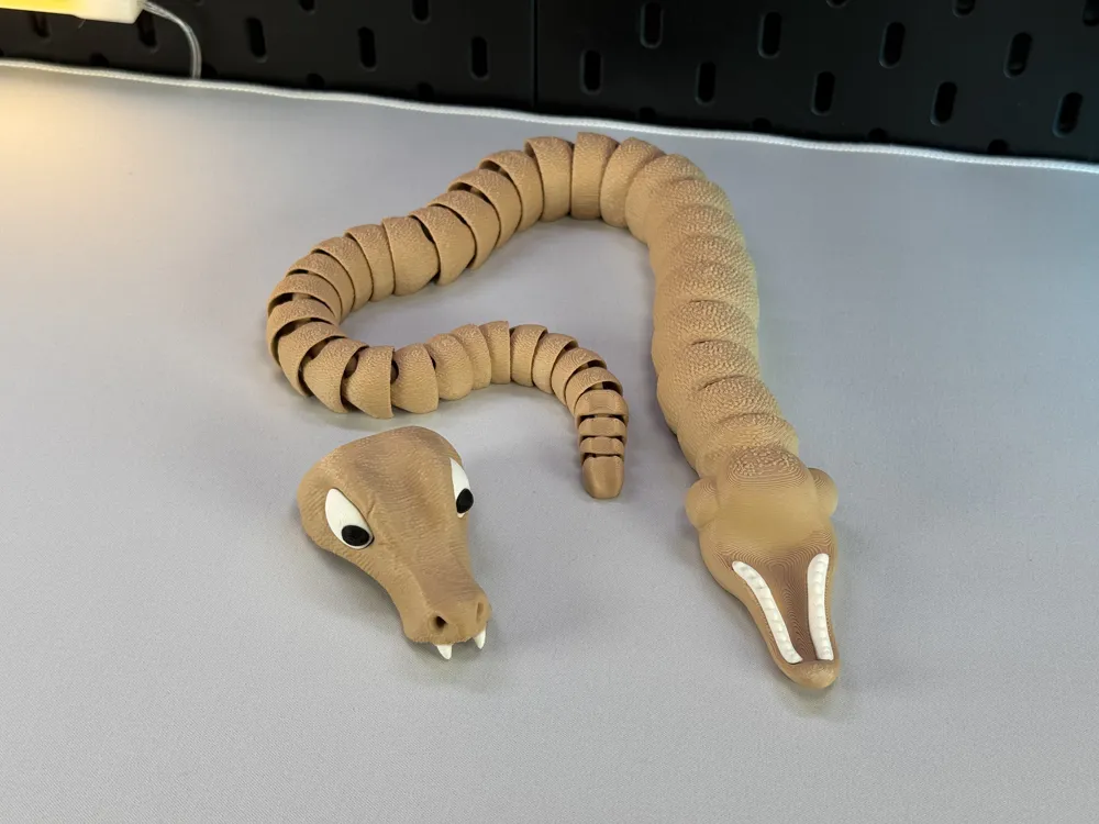 Serpente Flessibile Stampato In 3D Da 60 Cm, In PLA, Effetto Cangiante, Giocattolo E Decorazione Per Ufficio O Casa, Animale Flessibile Da Collezione