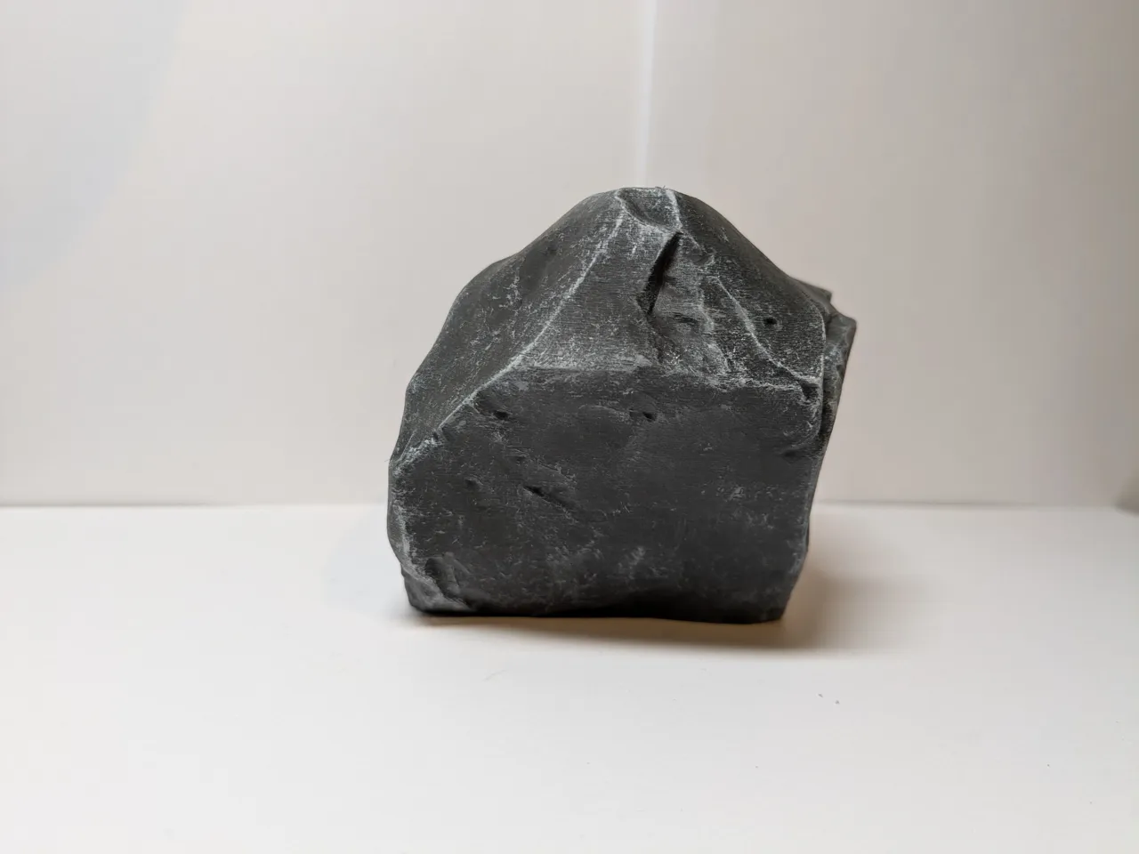 Rock with secret compartment - for geocaching view 4