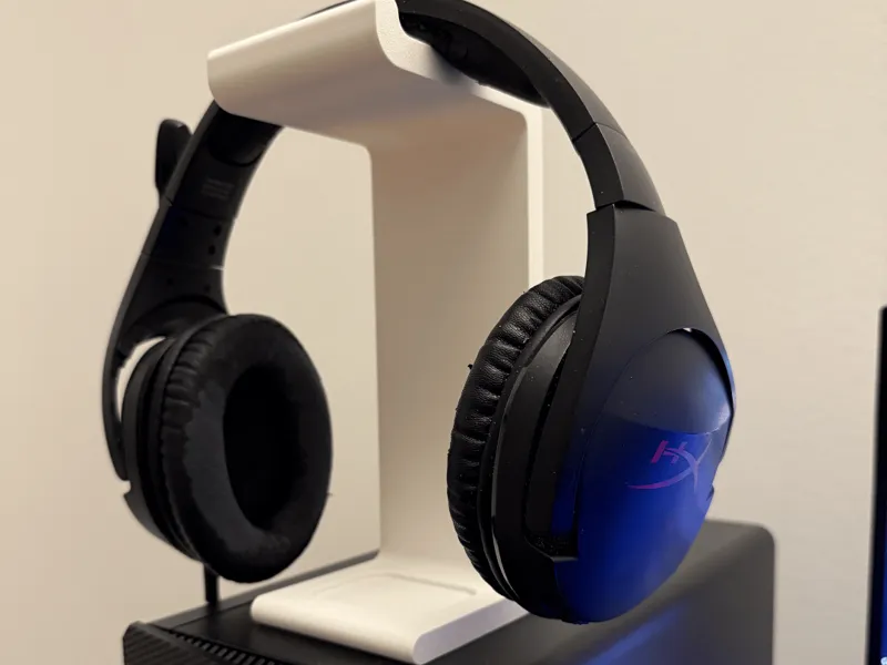 Elegant Headphone Stand