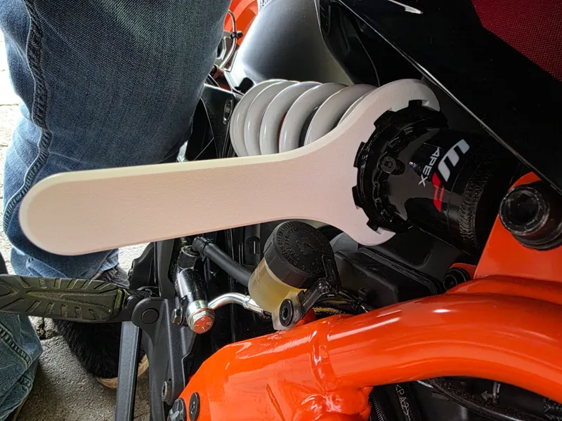 Motorbike suspension hook WP