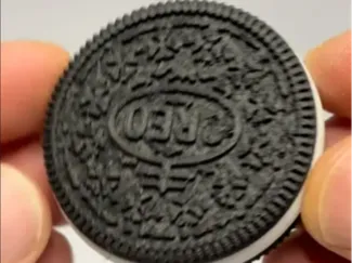 spinning Oreo fidget 