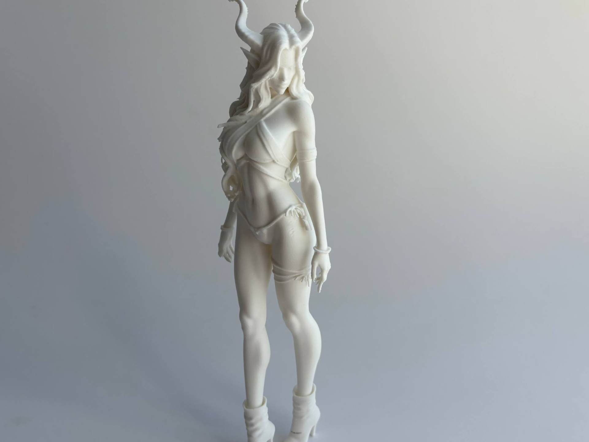 Beautiful devil woman - Tiefling from DND world