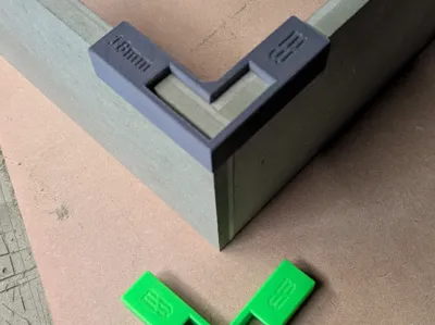 Square for cabinet assembly 18mm panels.