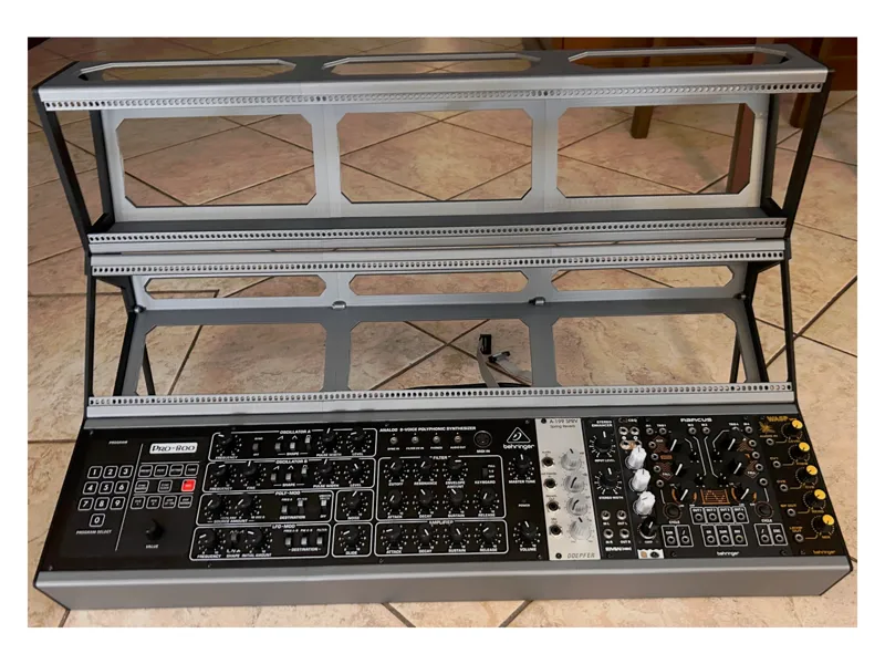 Expandable 42HP Eurorack Case (2 to 4 Rows)