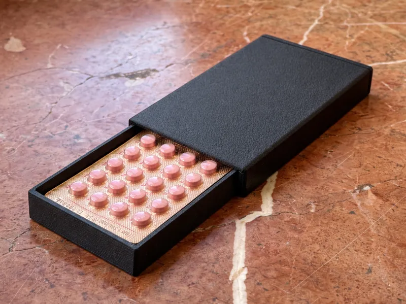 Magnetic Twist-Lock Sliding Box 