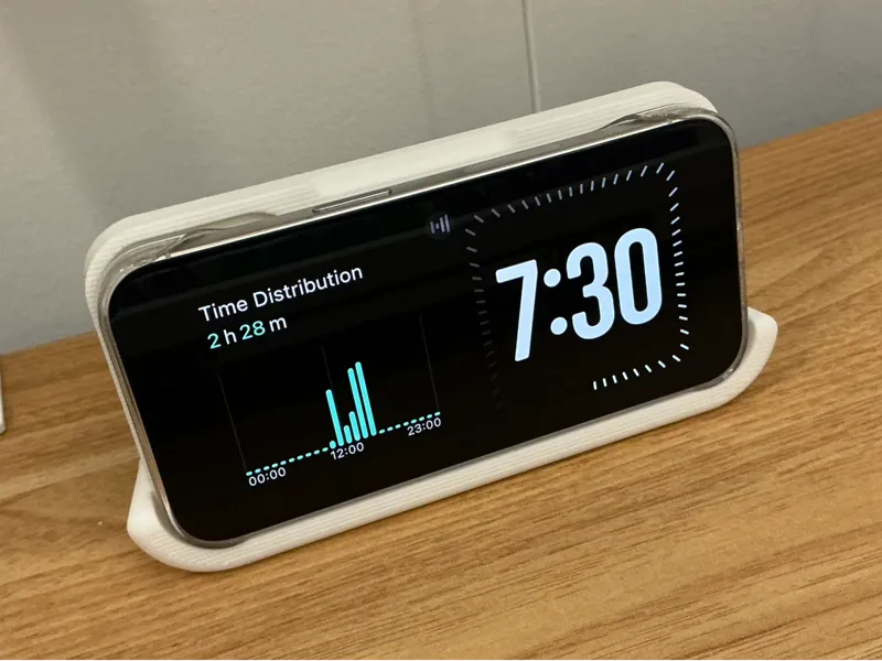 Minimalist MagSafe Dock iPhone 15 Pro