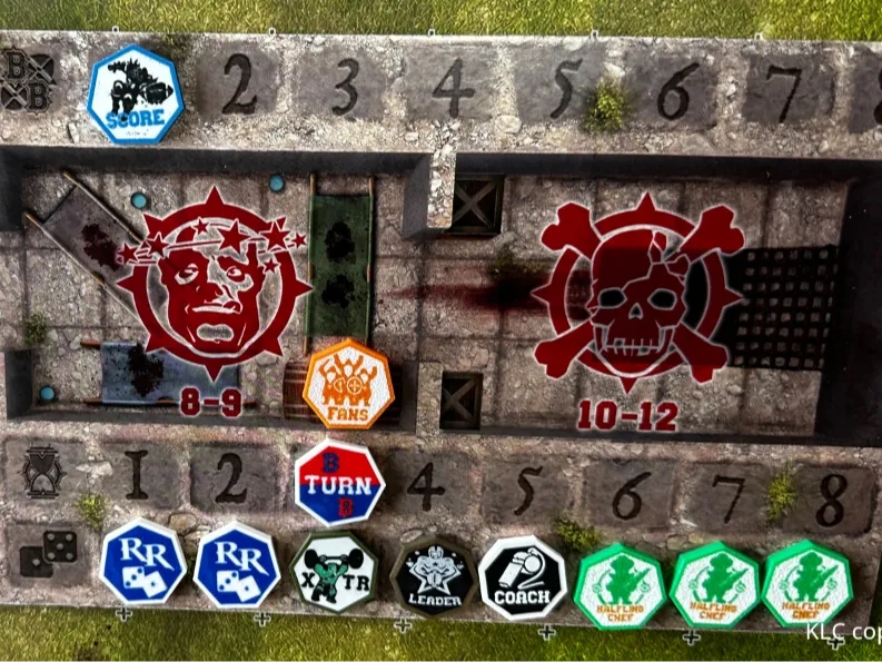 Bloodbowl colored Re-roll, Score and Turn Markers