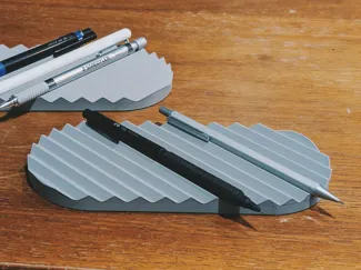 Wavy Pen Holder