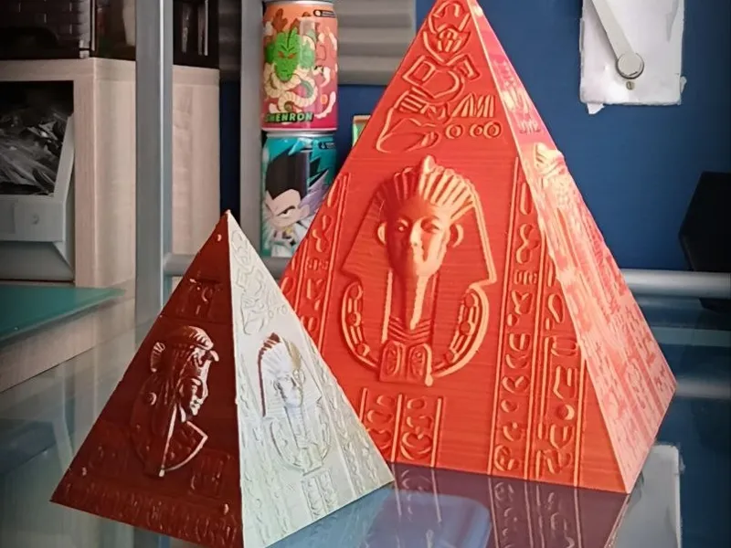 Piramide decorativa