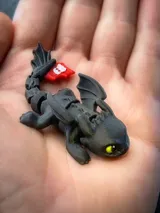Фигурка Toothless — мини дракон с гъвкава артикулация