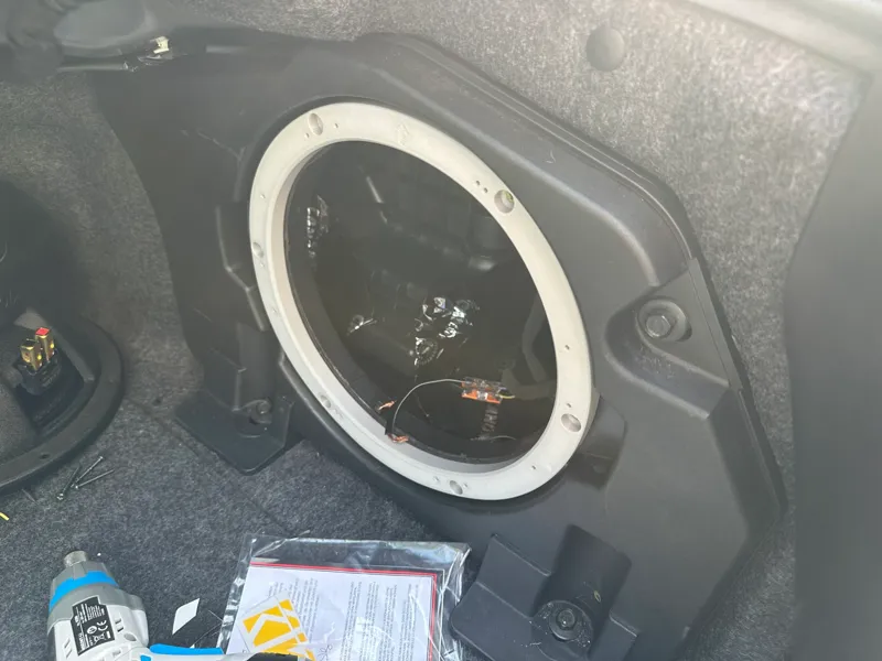 Mustang S550 B&O sub adaptor ring