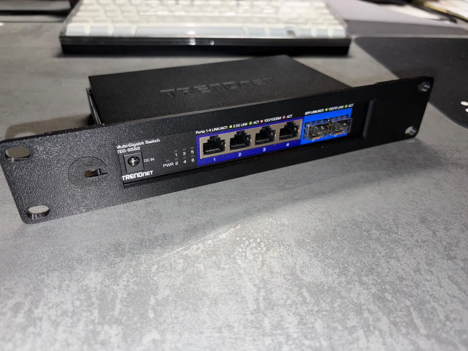 Trendnet S562 - 1u 10'' server rack mount