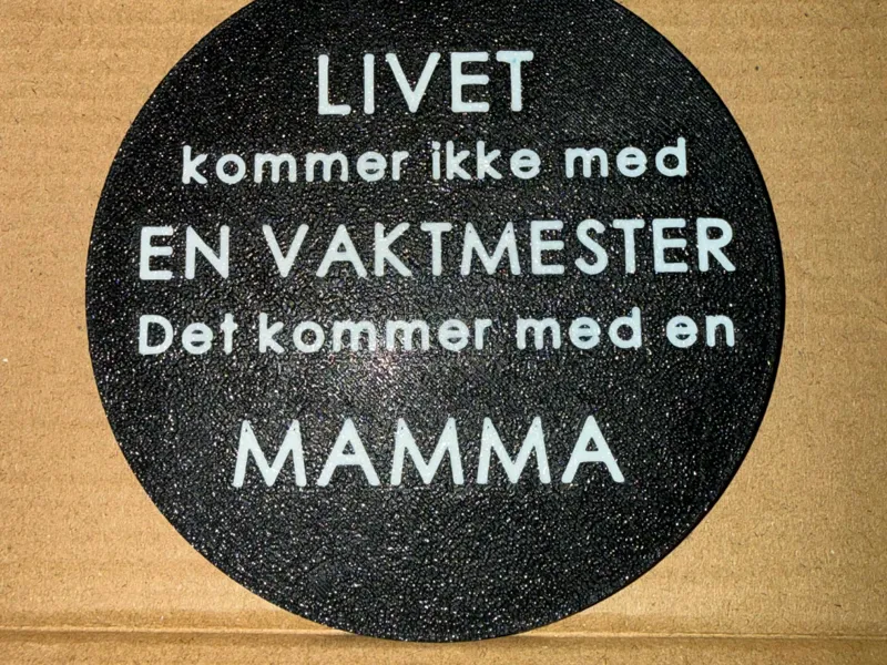 glass brikk vaktmester mamma