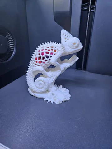 Voronoi Chamäleon – Stylische 3D-Skulptur view 3