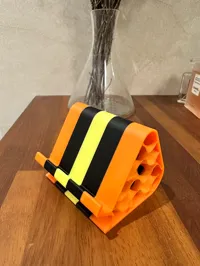 3 colours 0.2mm layer, 4 walls, 4% gyroid infill
