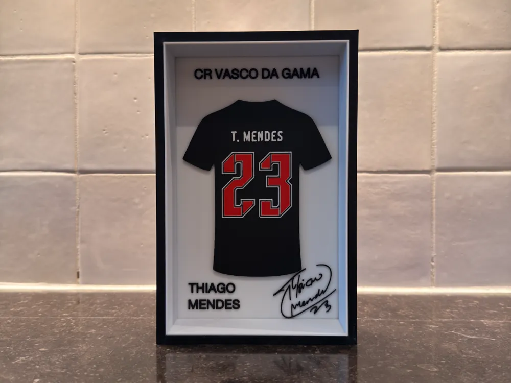 Marco decorativo: Thiago Mendes - Vasco da Gama - Jersey Frame. Referencia del modelo original.