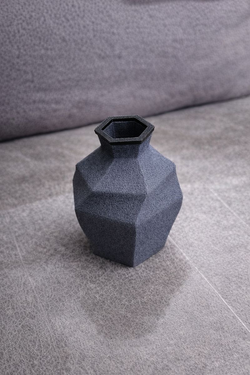 Miniatura 2 do modelo 3D HEXORA – Geometric Diffuser & Vase